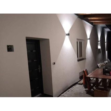 LED Spoljašnje zidno svetlo LED/12W/230V IP54 belo