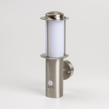 LED spoljašnje zidno svetlo sa senzorom pokreta 1xE27/4,9W/230V IP44 mat hrom