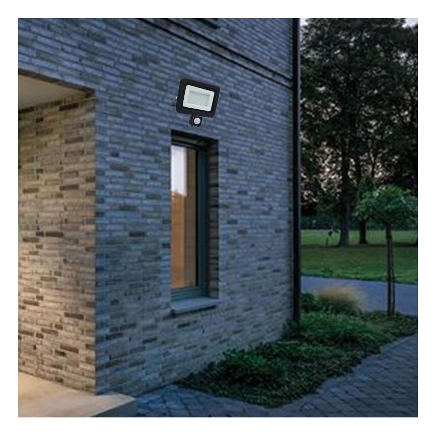 LED spoljašnji reflektor sa senzorom LED/50W/230V 4000K IP44 crna