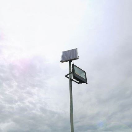 LED spoljašnji solarni reflektor LED/40W/10V IP65 6000K 20000 mAh + daljinski upravljač