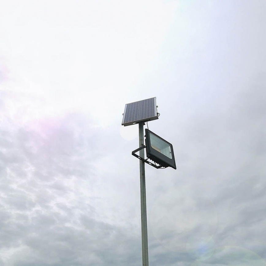 LED spoljašnji solarni reflektor LED/40W/10V IP65 6000K 20000 mAh + daljinski upravljač