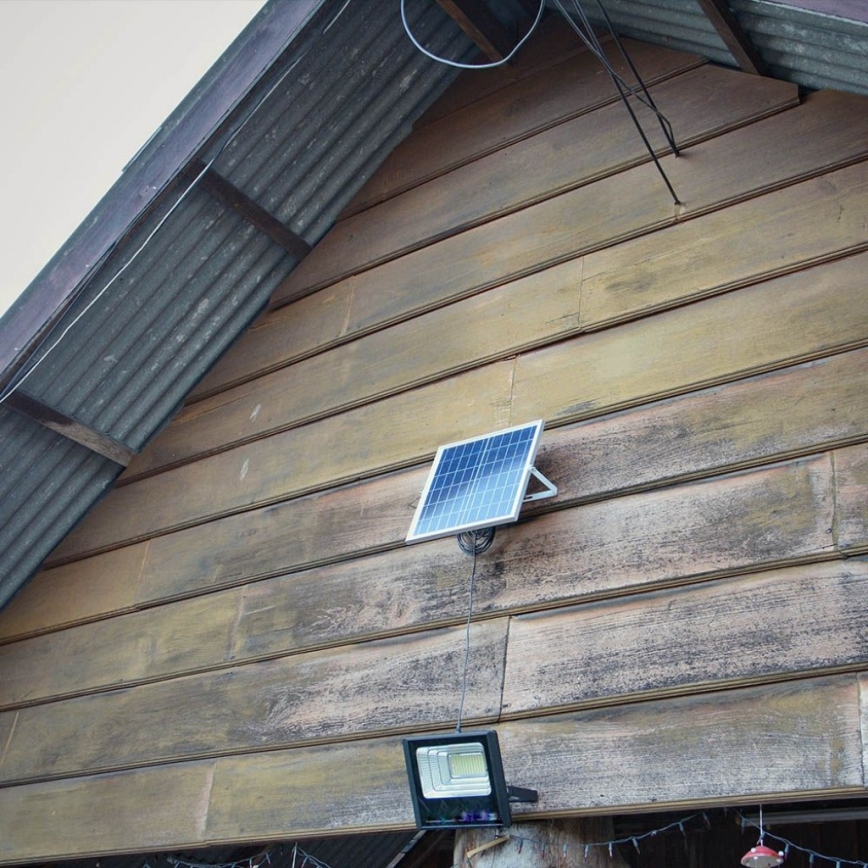 LED spoljašnji solarni reflektor LED/40W/10V IP65 6000K 20000 mAh + daljinski upravljač