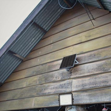 LED spoljni prigušiva solarni reflektor LED/6W/3,2V IP65 4000K 5000 mAh crni + daljinski upravljač