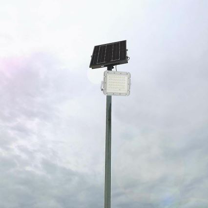 LED spoljašnji prigušiva solarni reflektor LED/6W/3,2V IP65 4000K 5000 mAh beli + daljinski upravljač