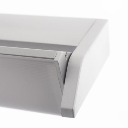 LED svetlo ispod ormarića LED/15W/230V srebrno