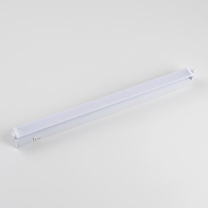 LED svetlo ispod ormarića LED/7,5W/230V 55,6 cm belo