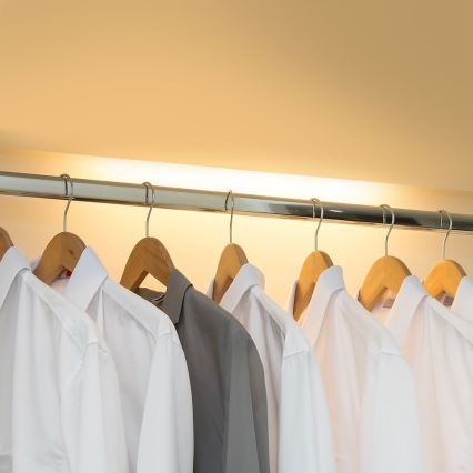 LED svetlo za ugradnju ispod ormara sa senzorom LED/2W/5V 2200 mAh 3000K