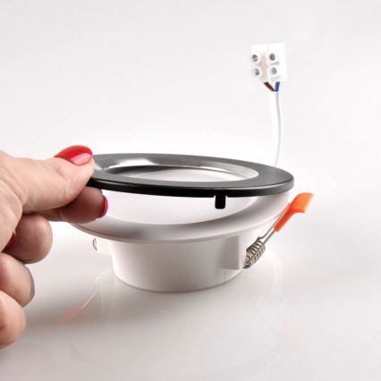 LED ugradna svetiljka ZOE LED/4,8W/230V crna