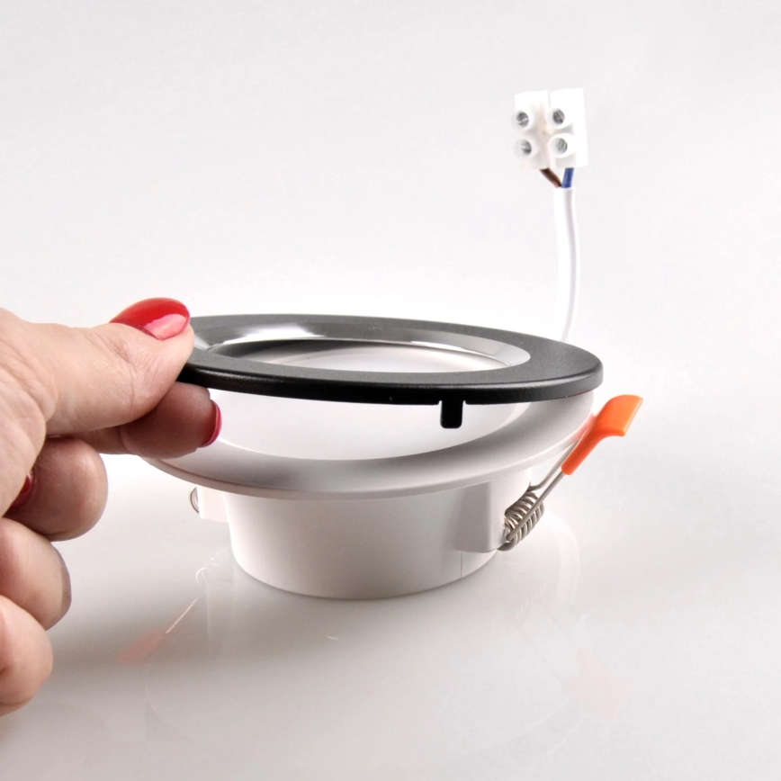 LED ugradna svetiljka ZOE LED/4,8W/230V crna