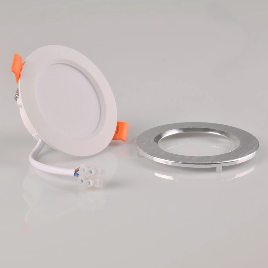 LED ugradna svetiljka ZOE LED/4,8W/230V srebrna