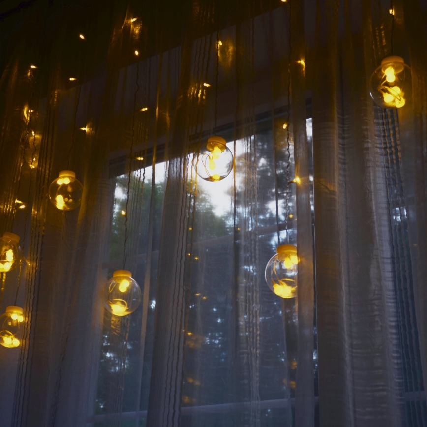 LED zavesa WISH BALLS 108xLED/8 funkcija 4,5 m topla bela