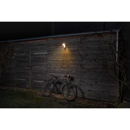 Ledvance - LED spoljašnje zidno svetlo sa senzorom SPOT LED/8W/230V IP55 belo