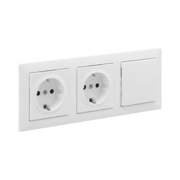 Legrand - Dvostruka kućna SCHUKO utičnica i jednopolni prekidač br. 1 sa okvirom SUNO 250V bela