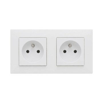 Legrand - Dvostruka kućna utičnica sa ramom NILOE STEP 250V bela