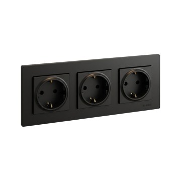 Legrand - Trojna kućna utičnica SCHUKO NILOE STEP 250V crna