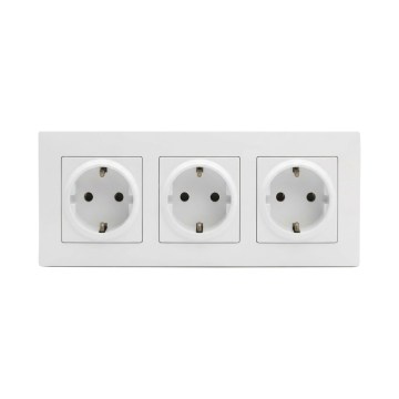 Legrand - Trostruka kućna SCHUKO utičnica sa ramom NILOE STEP 250V bela
