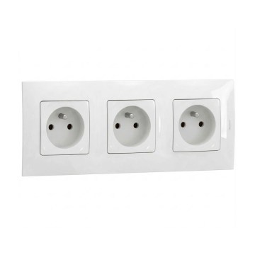 Legrand - Trostruka kućna utičnica sa ramom NILOE 250V bela