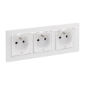 Legrand - Trostruka spoljna kućna utičnica sa ramom NILOE STEP 250V IP44 bela