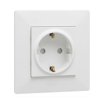 Legrand - Utičnica za domaćinstvo SCHUKO sa okvirom NILOE STEP 250V bela