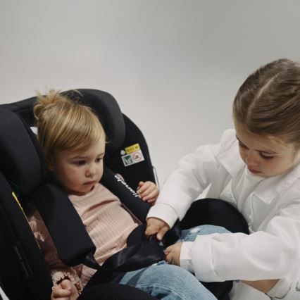 Lionelo - Rotirajuće autosedište sa bazom ANTOON PLUS i-Size 40-105 cm Crni Oniks