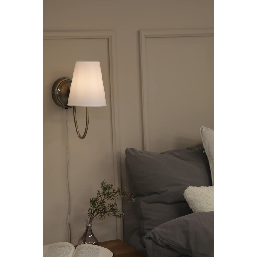 Markslöjd 108908 - Zidna lampa AMAR 1xE14/40W/230V bela/mesing