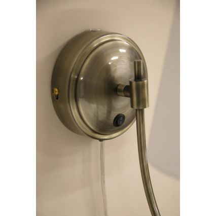 Markslöjd 108908 - Zidna lampa AMAR 1xE14/40W/230V bela/mesing