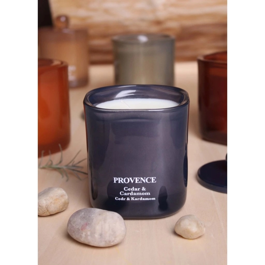 Mirisna sveća CEDAR KARDAMOM 180g 25 sati