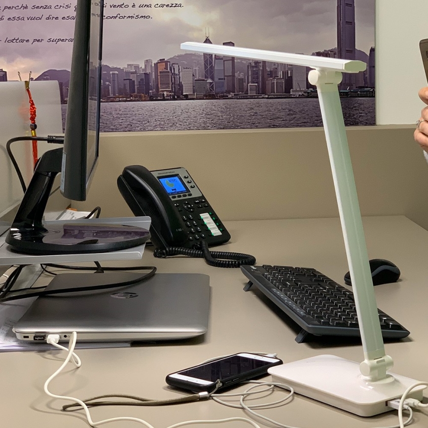 ONLI - LED prigušiva dodirna stona lampa sa USB priključkom DESKI LED/7W/230V 4000K bela