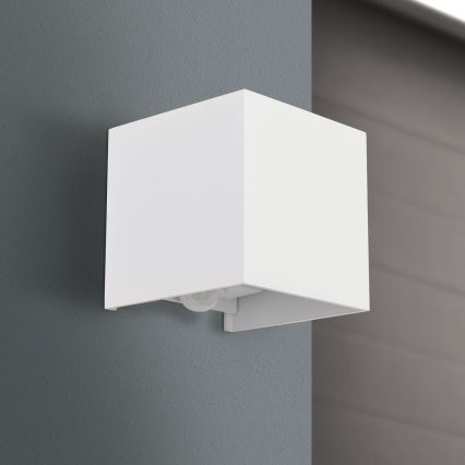 LED spoljašnje zidno svetlo sa senzorom pokreta i sumraka CUBE-S LED/13W/230V IP54 belo
