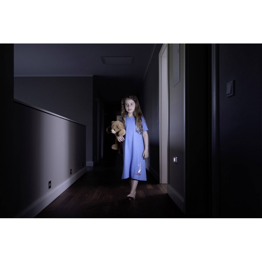 Osram - LED orijentaciono svetlo sa senzorom NIGHTLUX LED/0,3W/3xAAA IP54 srebrna