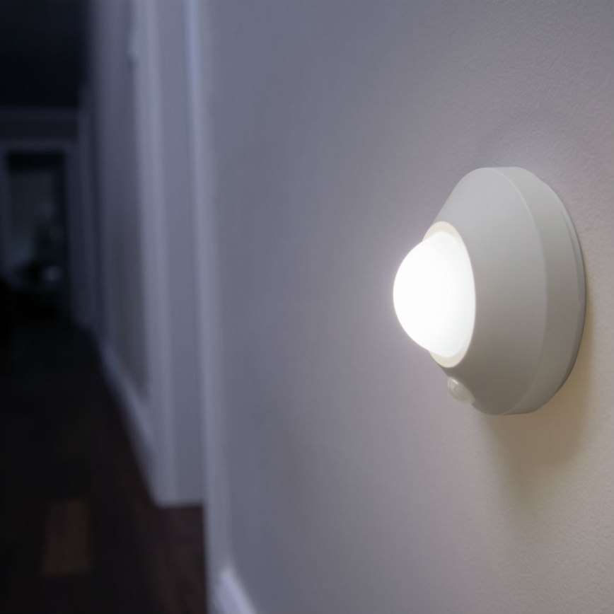 Osram - LED orijentaciono svetlo sa senzorom NIGHTLUX LED/2W/3xAA belo