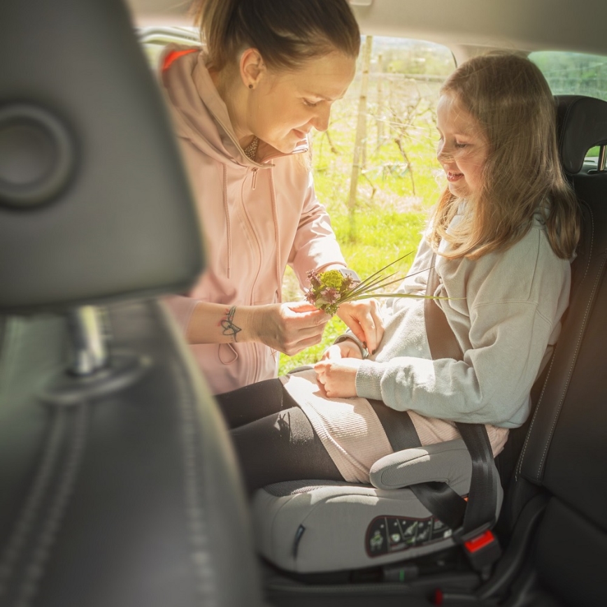 PETITE&MARS - Auto-booster OPTIMUS PRO i-Size 125-150 cm (22-36 kg) siva