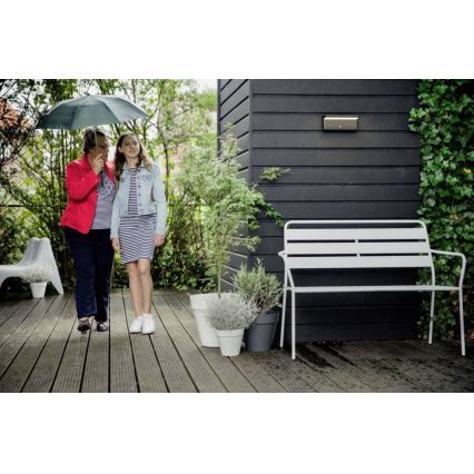 Philips - LED spoljašnje zidno svetlo sa senzorom BUSTAN LED/3,8W/230V 2700K IP44