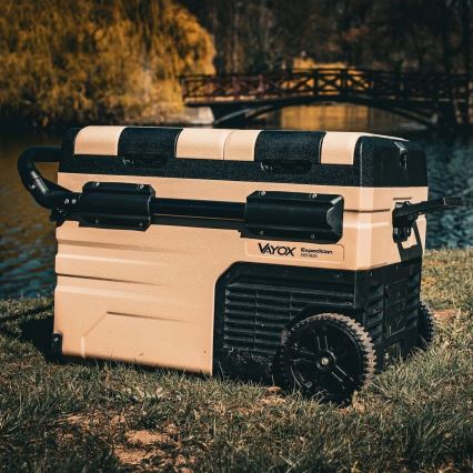 Prenosni auto-frižider sa LCD ekranom, 39 l, 230V/12V/24V, braon