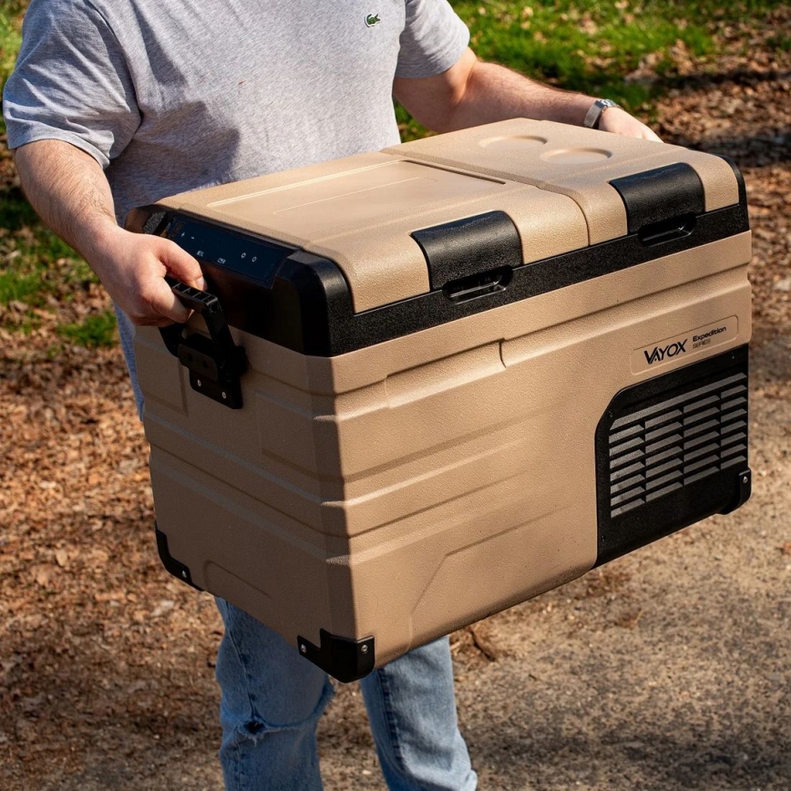 Prenosni auto frižider sa LCD ekranom 39 l 230V/12V/24V braon