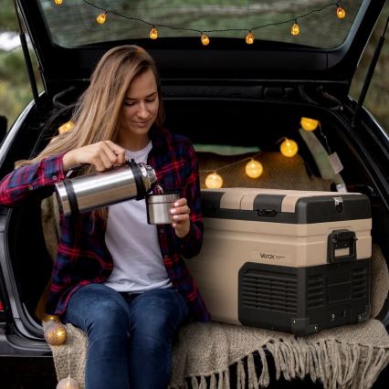 Prenosni auto frižider sa LCD ekranom 39 l 230V/12V/24V braon