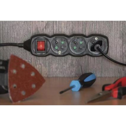Produžni kabl sa prekidačem, 3 utičnice, 5 m, crne boje