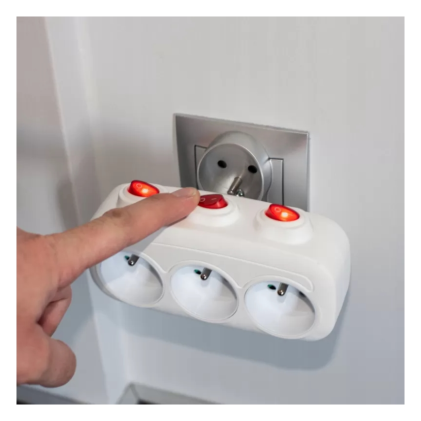 Produžni razvodnik sa prekidačima, 3 utičnice