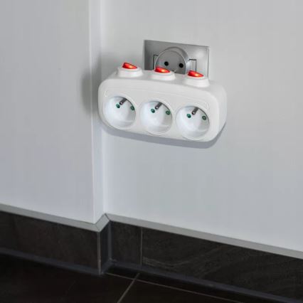 Produžni razvodnik sa prekidačima, 3 utičnice
