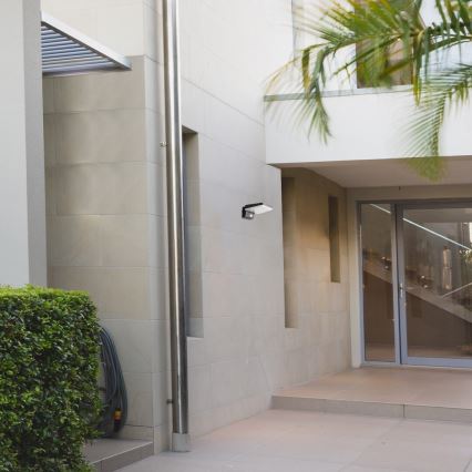 Rabalux - LED prigušiva solarno zidno svetlo sa senzorom LED/4,4W/3,7V IP54 crna 2200 mAh