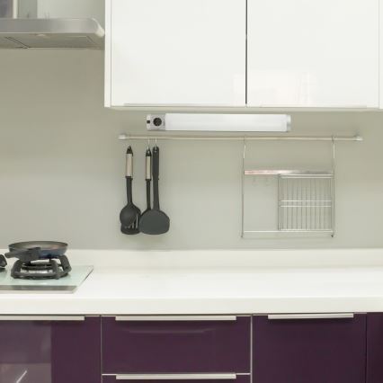 Rabalux - LED svetlo za montažu ispod ormarića sa utičnicom LED/8W/230V 4000K 68 cm mat hrom