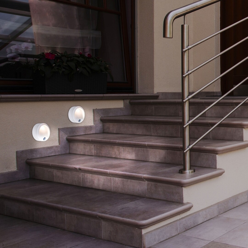 Rabalux - LED spoljno zidno svetilo sa senzorom LED/1,5W/3xAA belo IP44