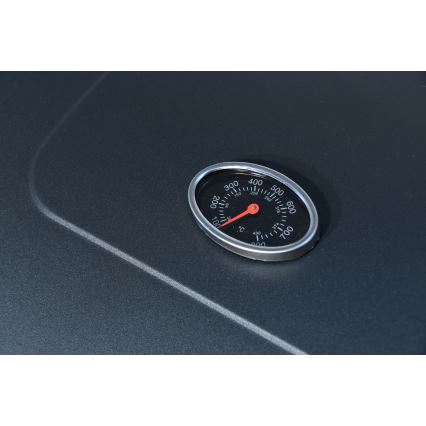 Roštilj na drveni ugalj, crne boje