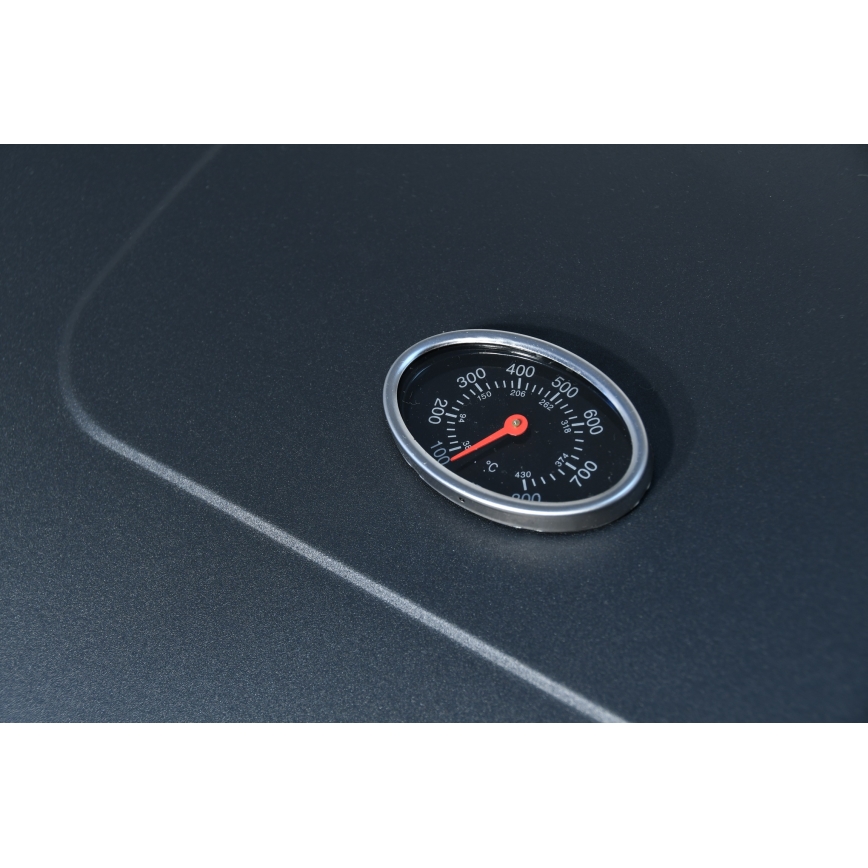 Roštilj na drveni ugalj, crne boje