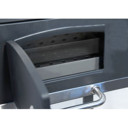 Roštilj na drveni ugalj, crne boje