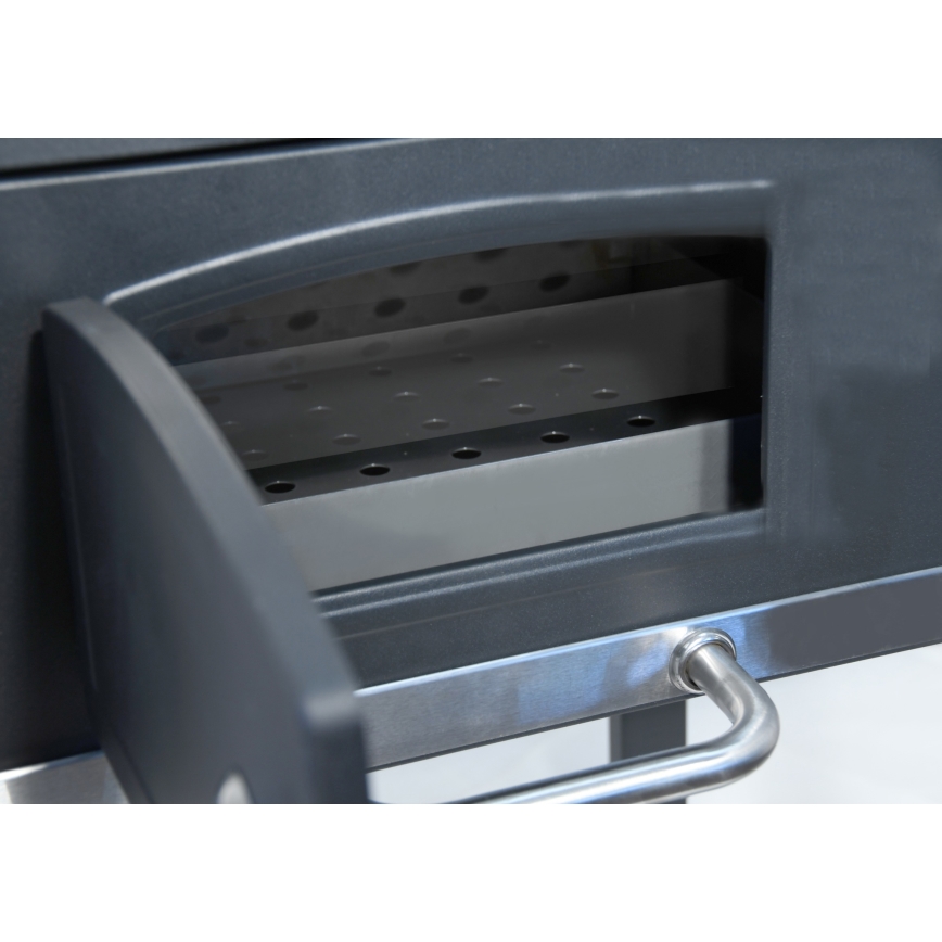 Roštilj na drveni ugalj, crne boje