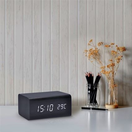 Sat sa budilnikom LED/5V/3xAAA 3000mA