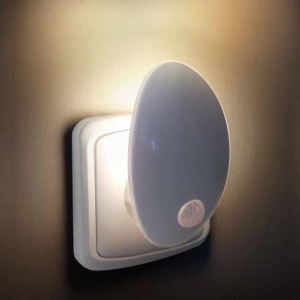 LED orijentaciono svetlo sa senzorom za utičnicu LED/0,7W/230V 3000K