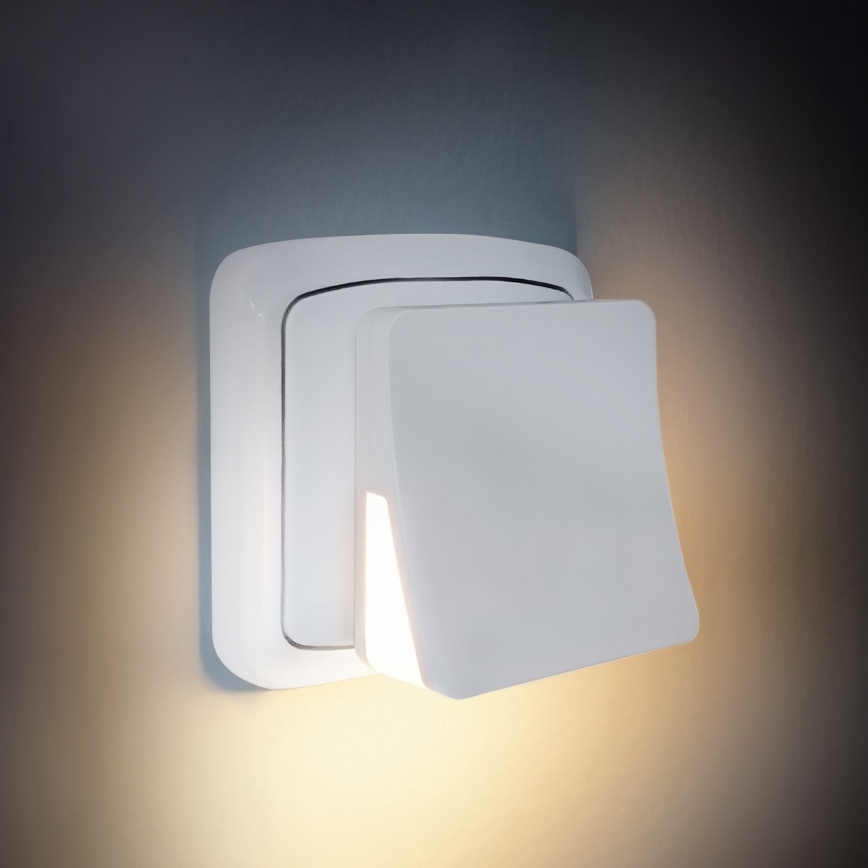 LED orijentaciono svetlo sa senzorom za sumrak za utičnicu LED/0,5W/230V 3000K