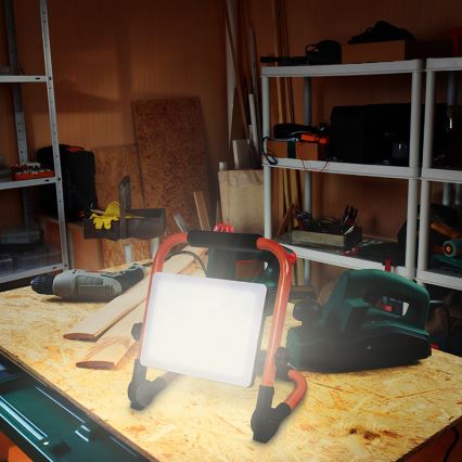 LED reflektor sa stalkom LED/100W/230V 4000K IP65